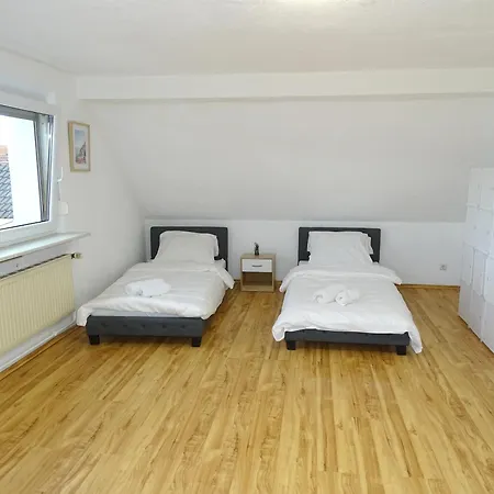 Gemutliche Stadtwohnung Bis Zu 10 Personen In Apartman